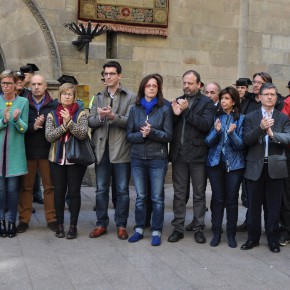 Minuto de silencio en la Paeria en solidaridad con las víctimas del atentado en Bruselas