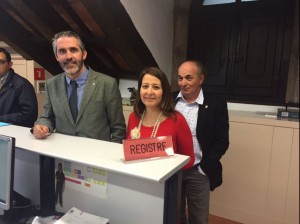 Jorge Soler registrando propuesta Ciutat Jardí en el Parlament
